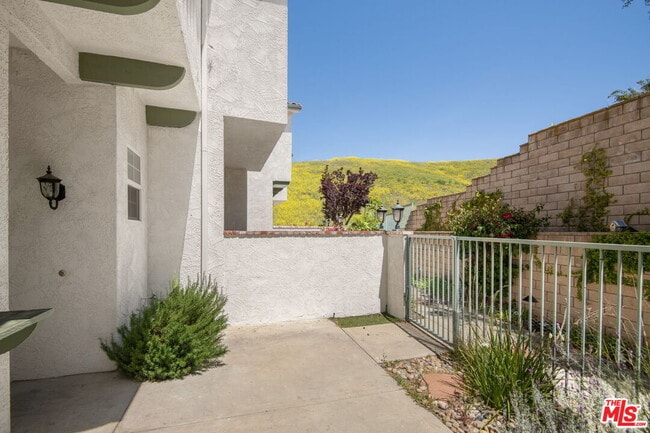 Building Photo - 387 Westlake Vista Ln