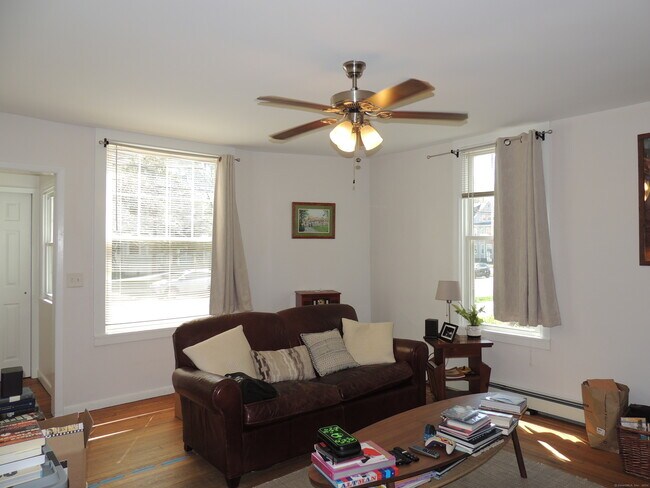 Foto del edificio - 382 Winthrop Ave