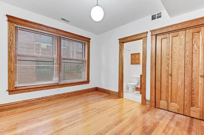 Foto del edificio - 3153 N Hudson Ave