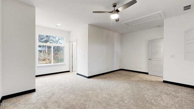 Foto del edificio - 716 Burnett Farm Ln