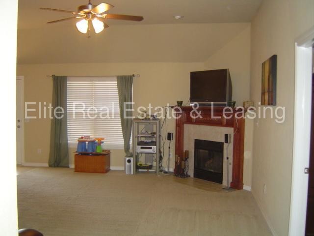 Foto del edificio - 1009 NE 32nd St