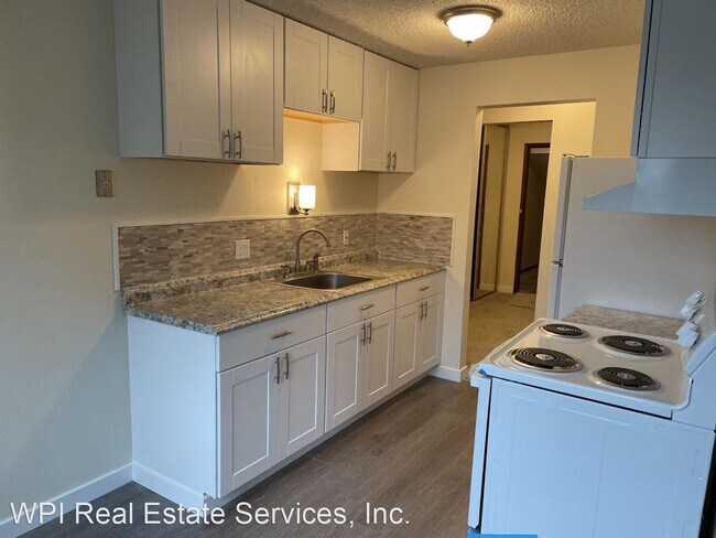 Building Photo - 1 br, 1 bath House - 911 N 73rd St  Unit 301