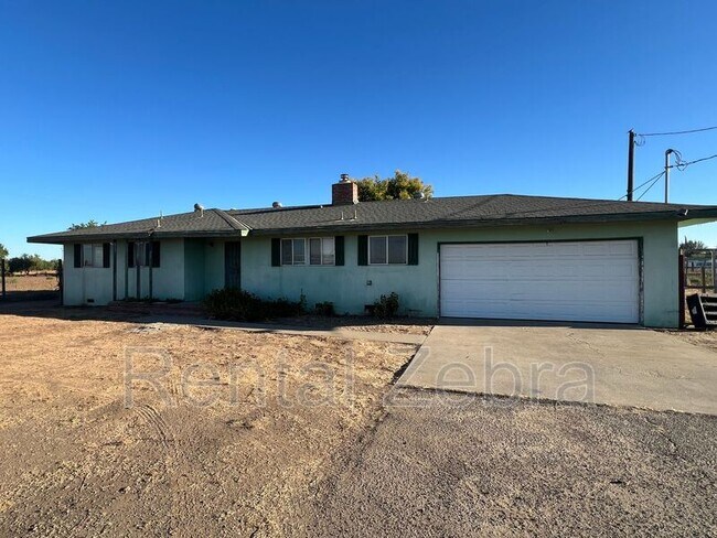Building Photo - 12640 Le Grand Rd