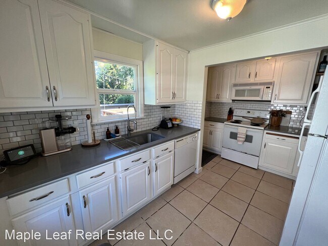 Building Photo - 3 br, 2 bath House - 6316 21st Ave SW