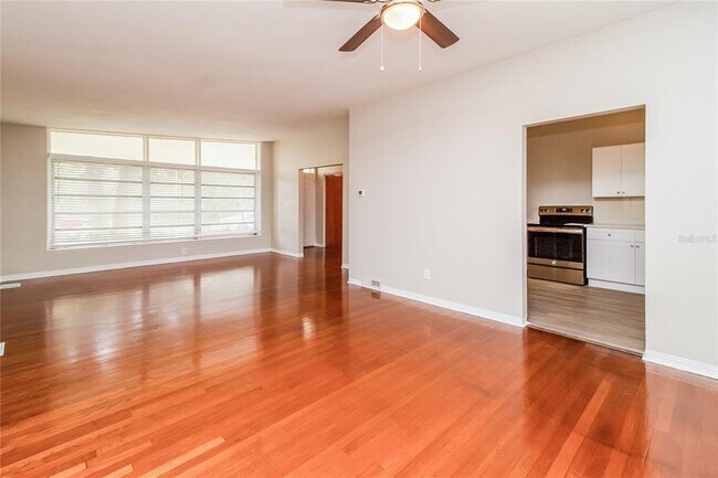 Foto del edificio - 408 N Blue Lake Terrace