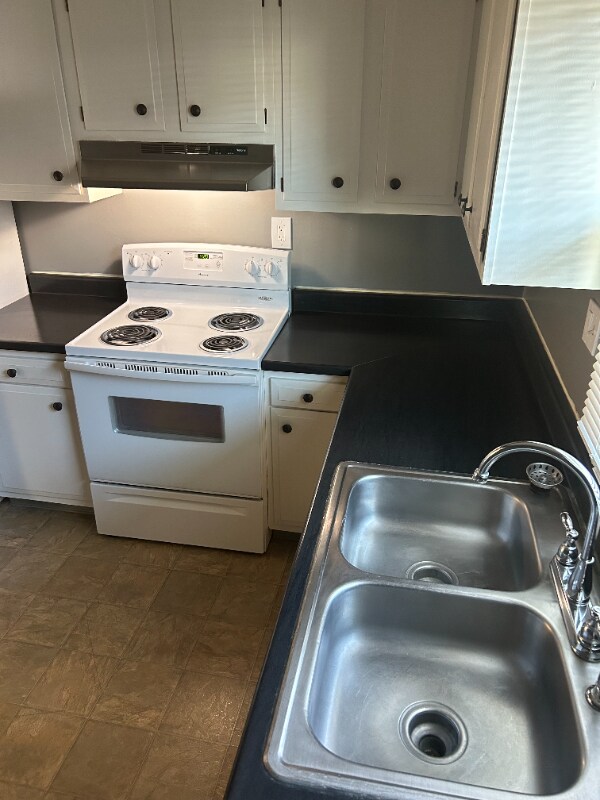 Building Photo - 1505 1st Ave NW