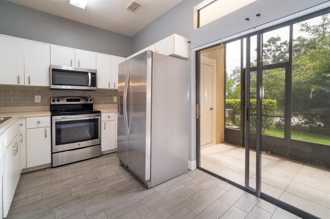 Foto del edificio - 6037 Scotchwood Glen