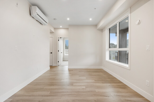 Building Photo - 45511-45511 Campus Dr