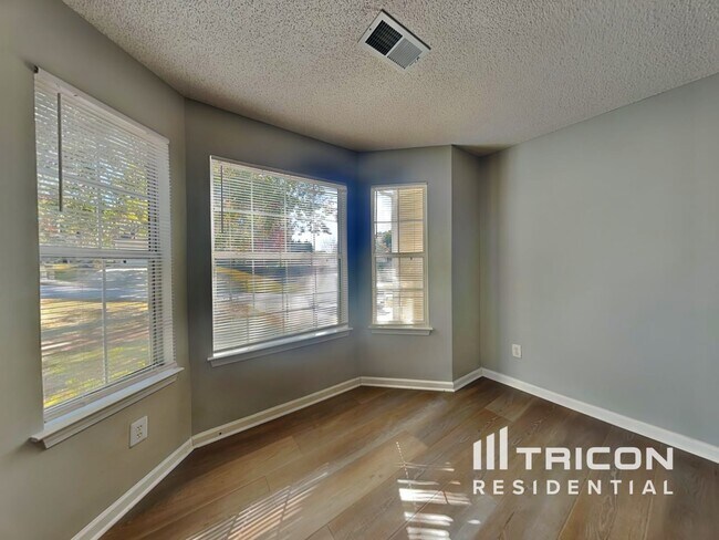 Foto del edificio - 6172 Wurtenburg Ct