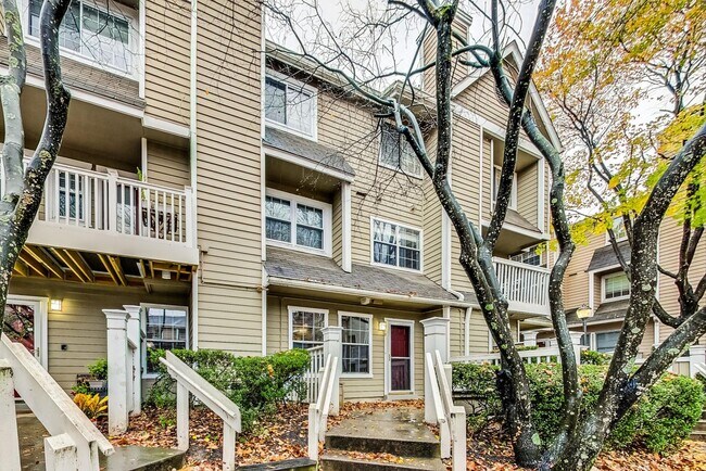 Foto del edificio - Fabulous 2 bed, 2 bath unit in sought afte...