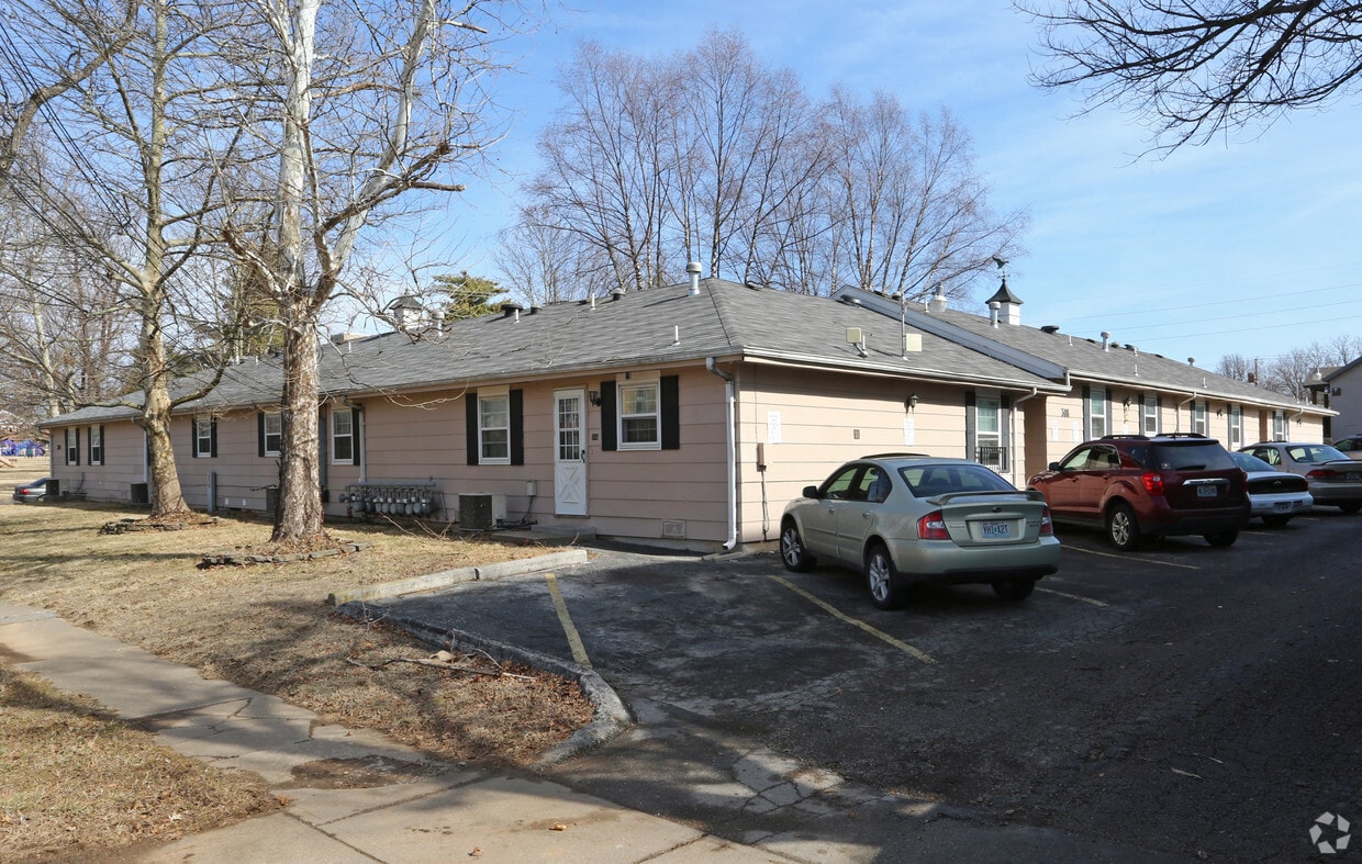 Primary Photo - Madison Apartments