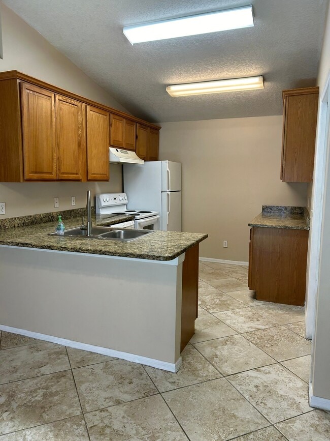 Foto del edificio - 4401 Longshore Dr