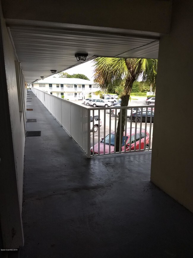 Foto del edificio - 2170 Knox McRae Dr