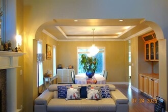 Building Photo - 3156 Silverthrone Dr