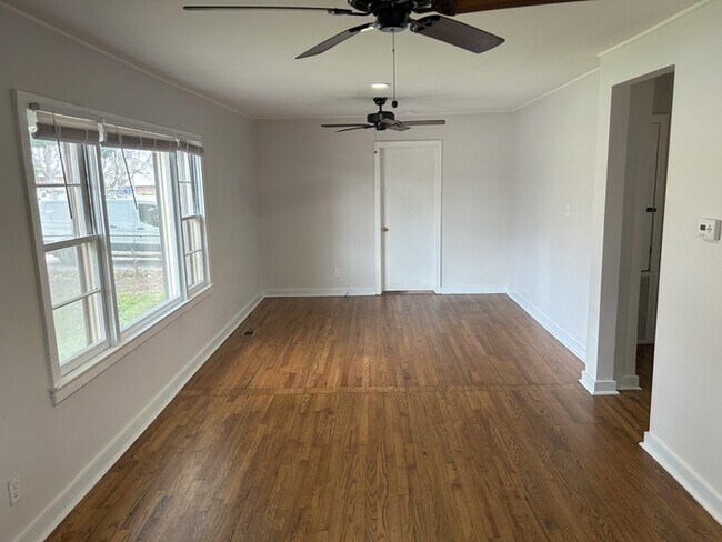 Building Photo - ***Limited-Time Offer: Up to 2 Months Free! Lease for 13 months and get 1 month free, extend to 2...