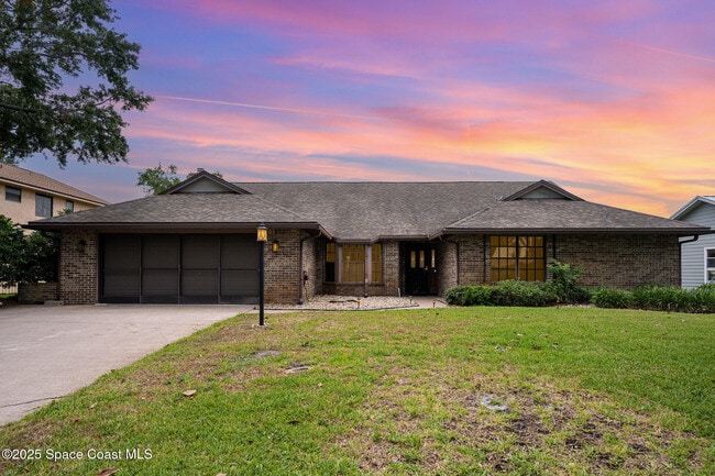 Building Photo - 441 Crystal Lake Dr
