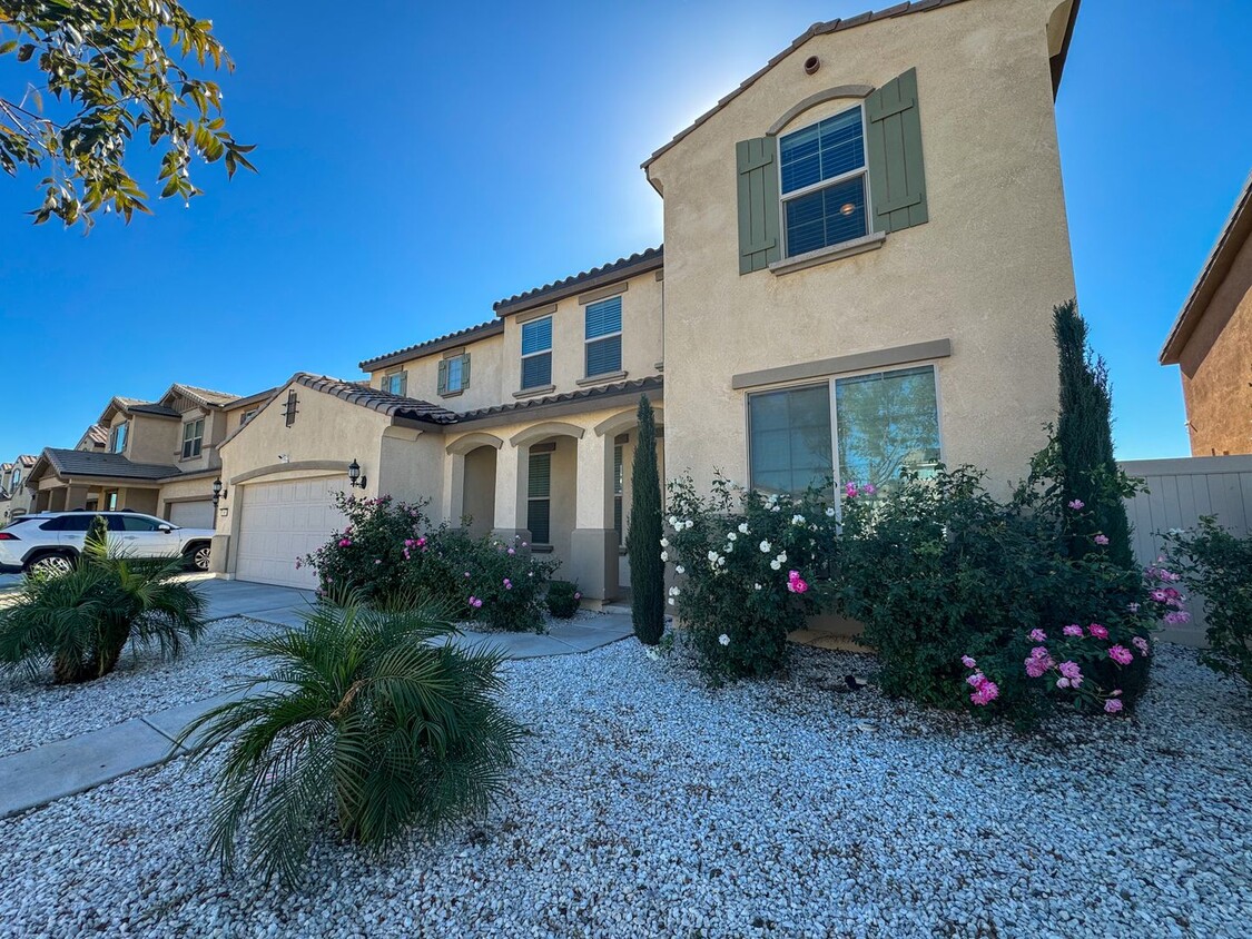 Primary Photo - 5 bedroom 4 bathroom Perris home for LEASE!