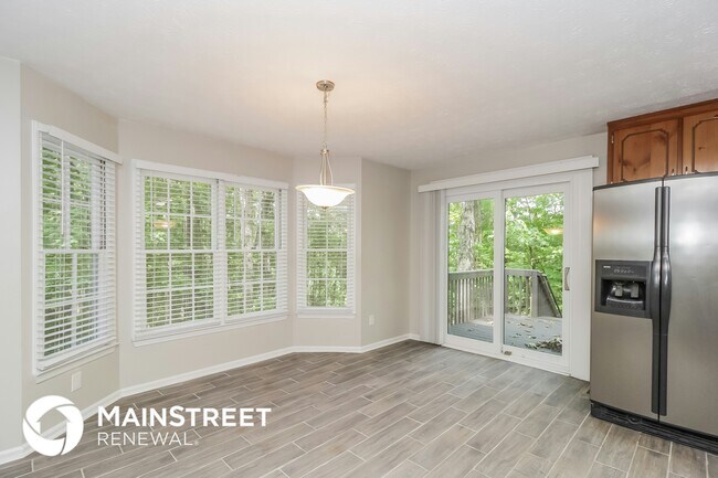 Foto del edificio - 345 Justin Dr