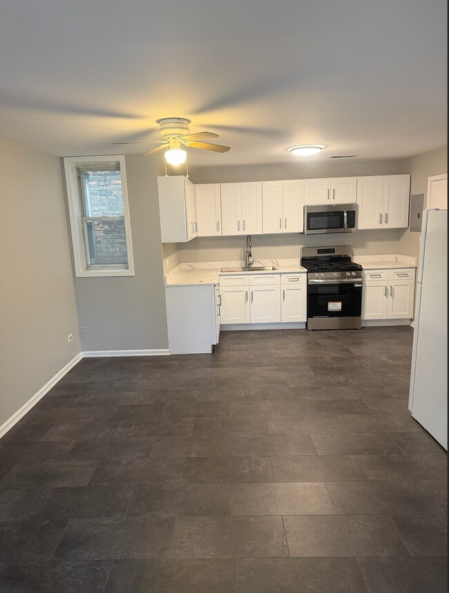 Foto del edificio - 1937 W 35th St