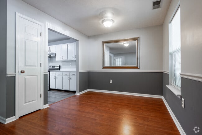 3BR, 1BA - 950SF - Dining Room - 816-818 Rubel Ave
