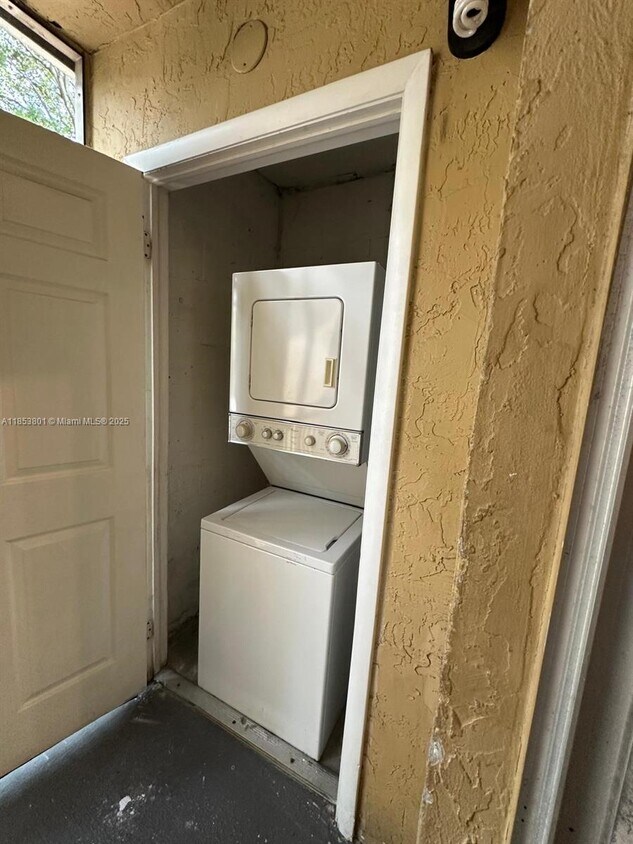 Foto del edificio - 8111 SW 21st Ct