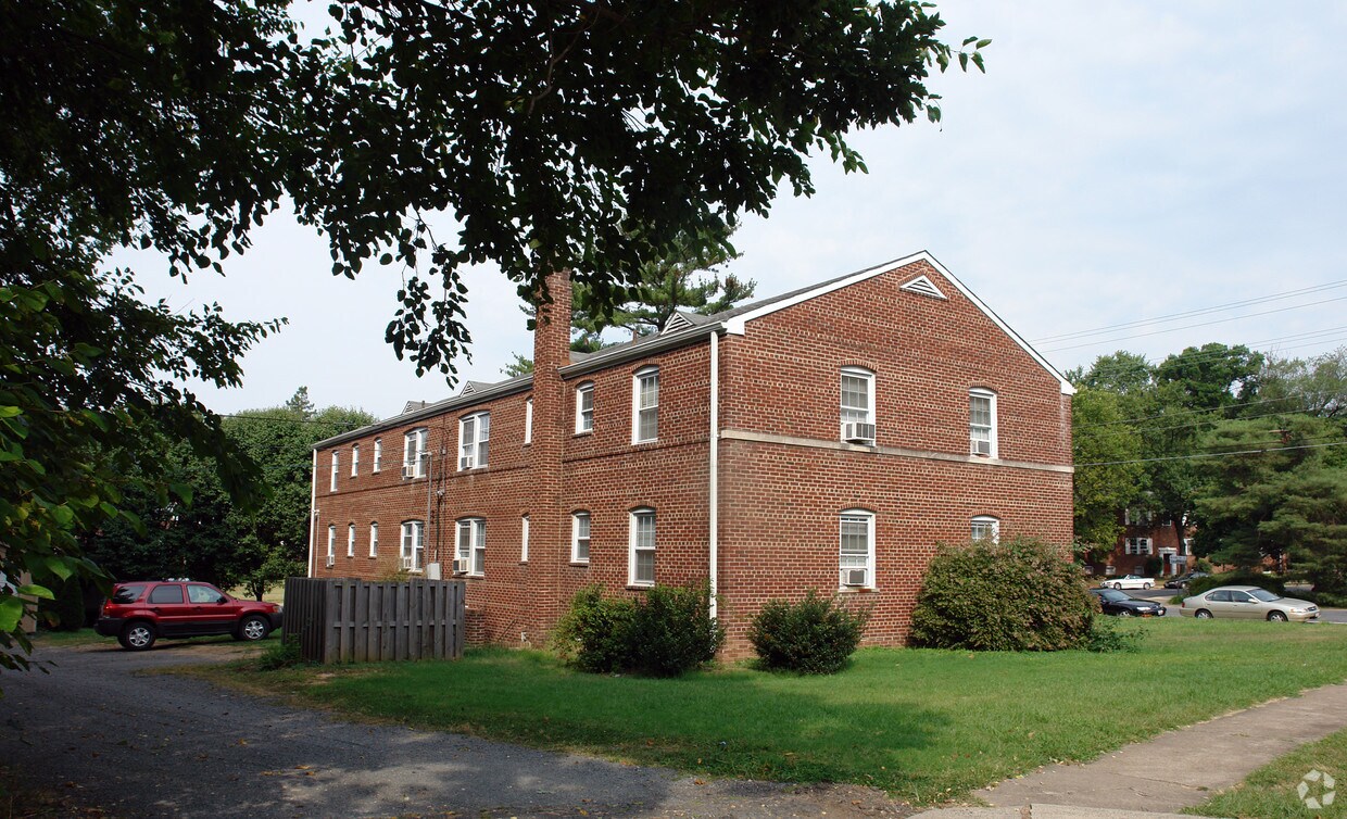 Building Photo - 5620 Washington Blvd