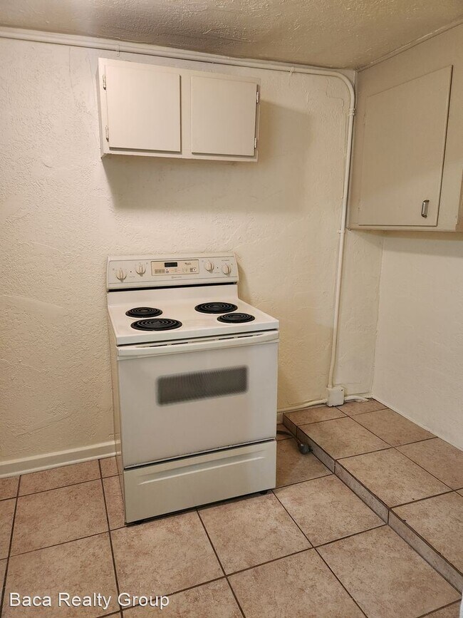 Building Photo - 1 br, 1 bath House - 1622 S Green Ave