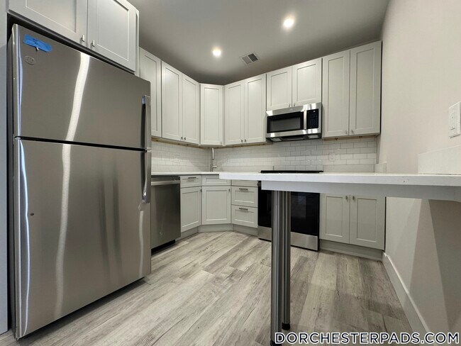 Building Photo - 10 Cawfield St