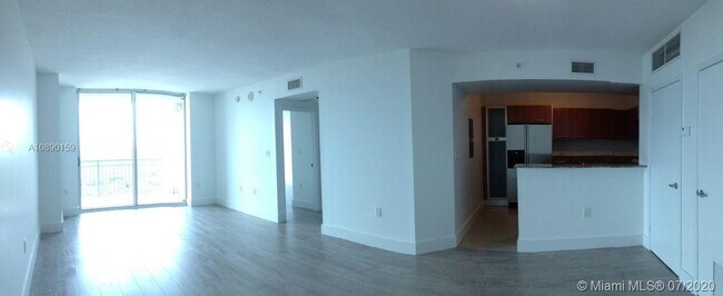Building Photo - 9055 SW 73 CT 1901 Miami Fl 33156