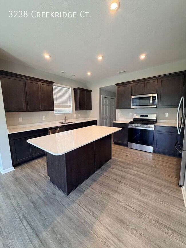 Foto del edificio - 3238 Creekridge Ct