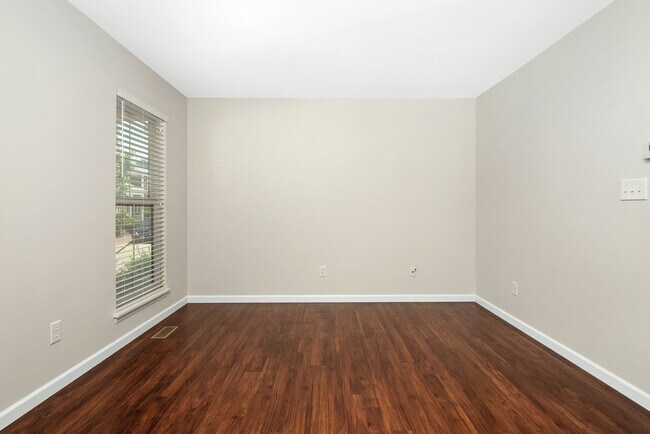 Foto del edificio - 3571 Wheelhouse St
