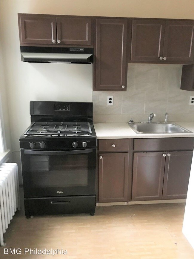 Building Photo - 435 S 51st St