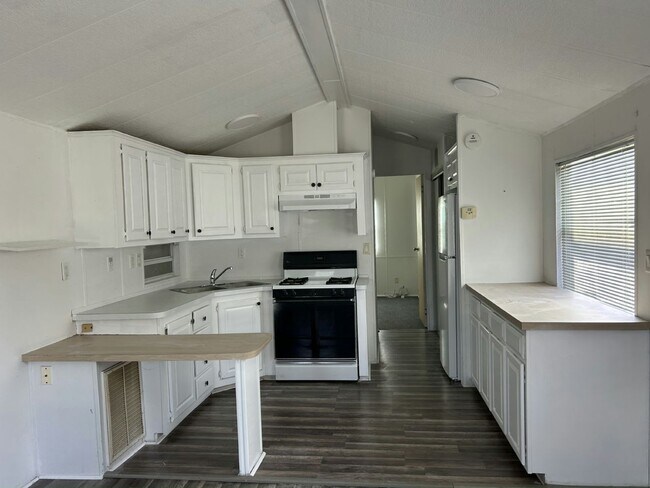 Foto del edificio - 6105 Land O' Lakes Blvd