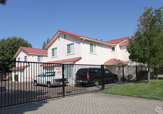 Building Photo - Bullard West Apartments