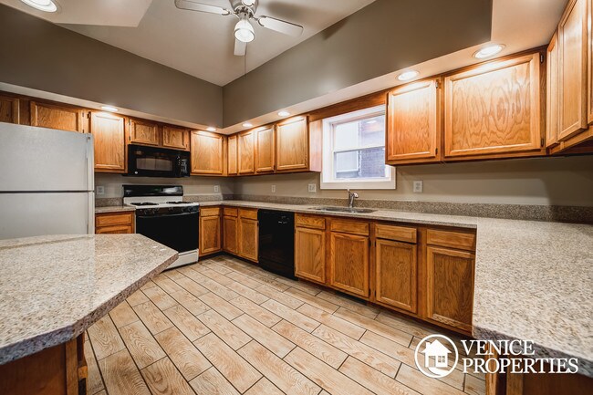 Foto del edificio - 1990 Summit St