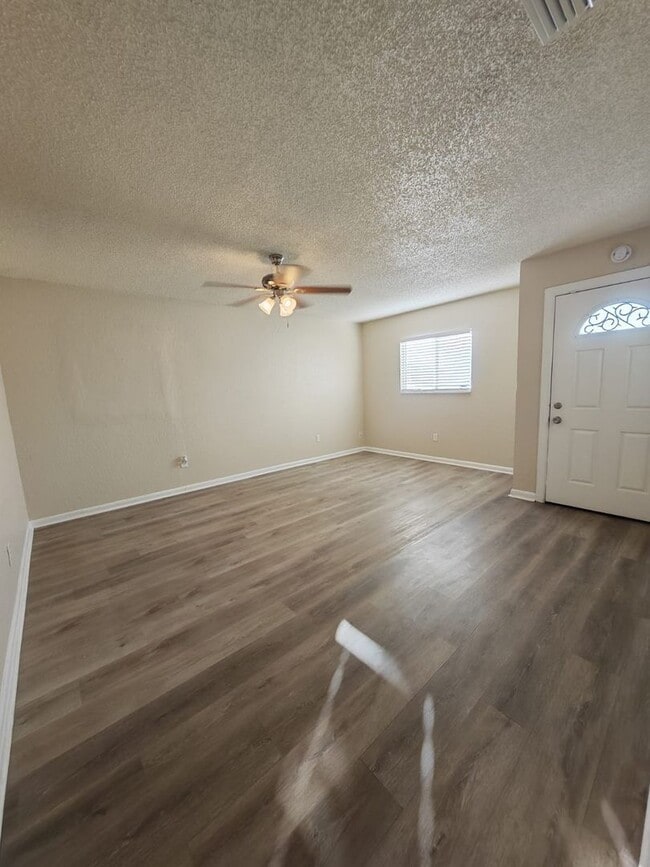 Photo - 1120 Union St S Townhome