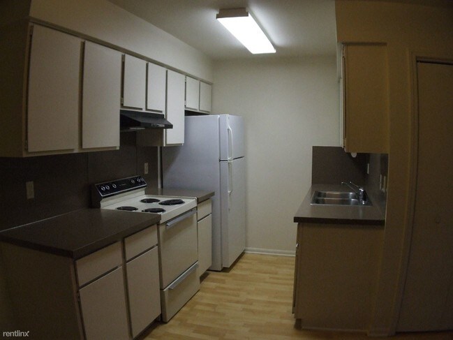Building Photo - 5 br, 1 bath Duplex - 5265 Rich St Left Side