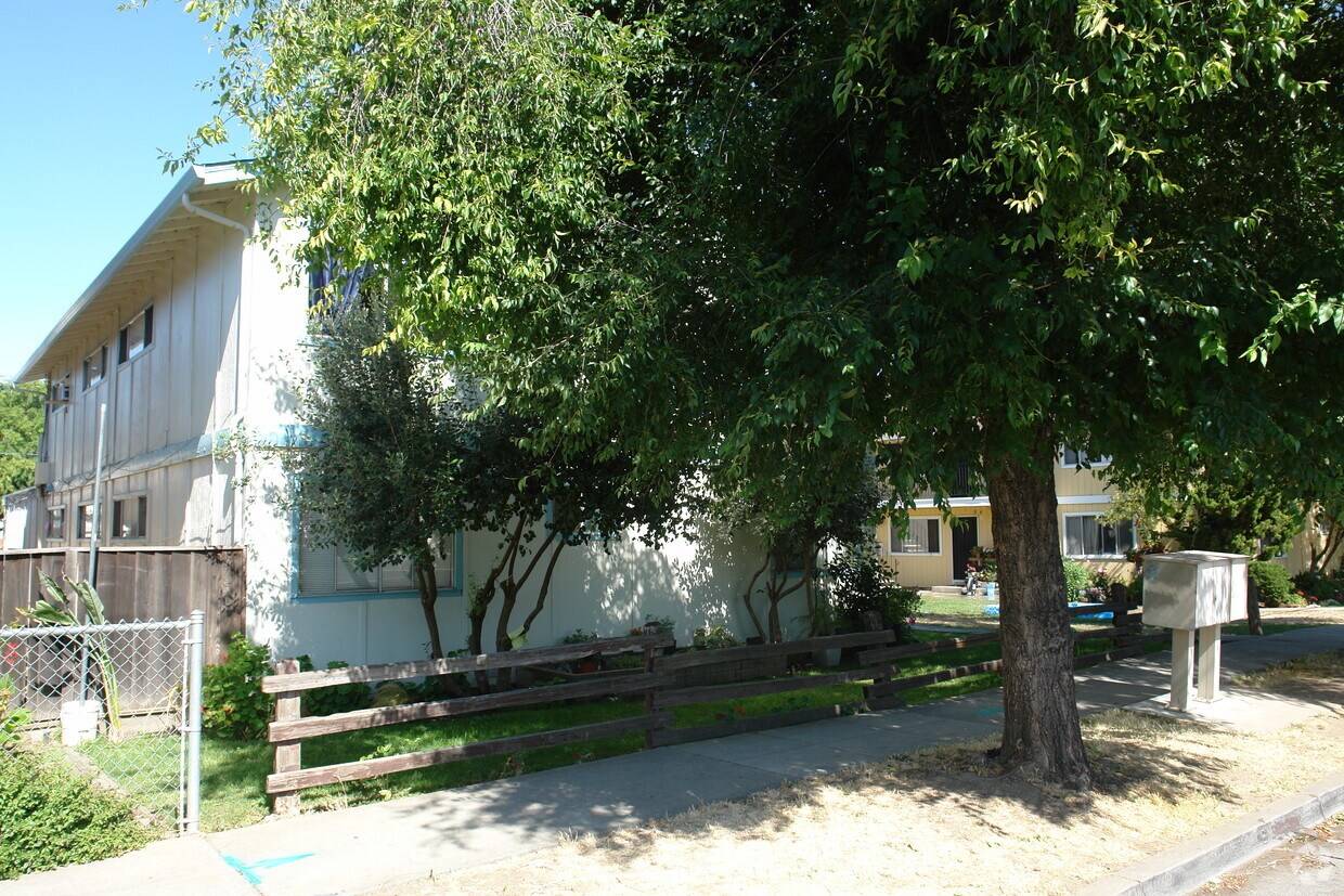 Building Photo - 5747 Almaden Rd