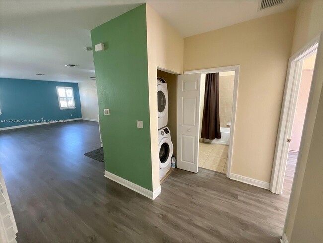 Foto del edificio - 14620 SW 15th St
