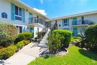 Building Photo - 239 Palm Dr
