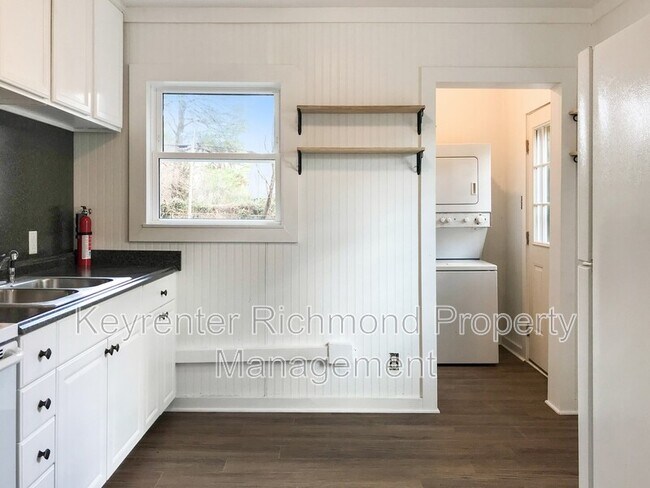 Foto del edificio - 3415 Reynolds Rd