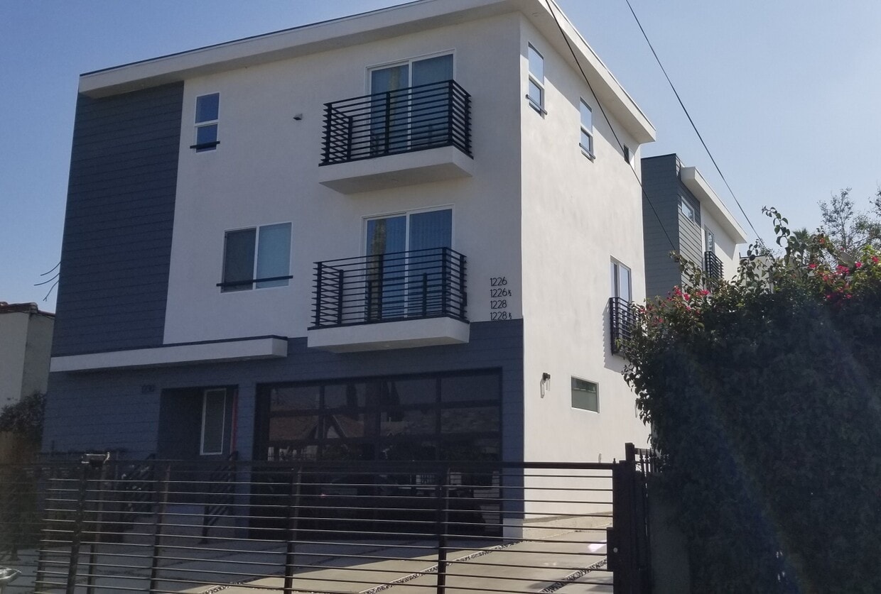 1228 N Kenmore Ave, Los Angeles, CA 90029 Townhome Rentals in Los