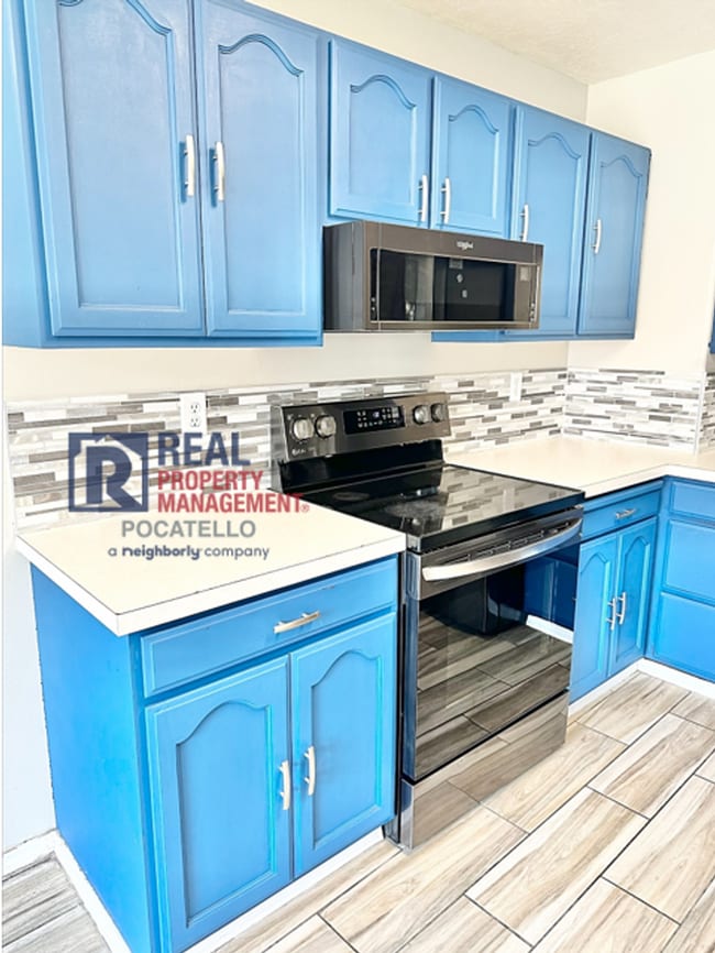 Foto del edificio - 5 Bedroom 3.5 Bath House - Pet Friendly