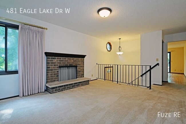 Building Photo - 481 W Eagle Lake Dr
