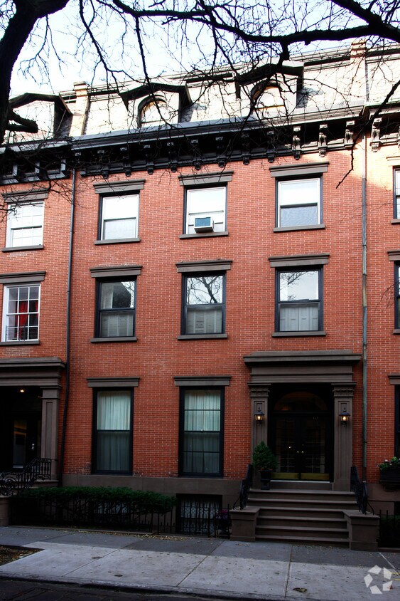 Building Photo - 142 Columbia Hts