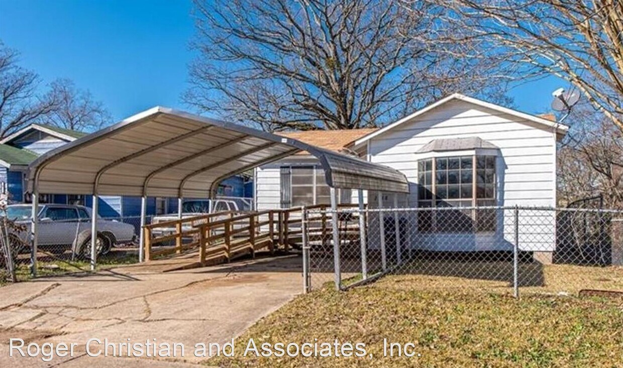 Primary Photo - 3 br, 2 bath House - 2948 W. Jordan