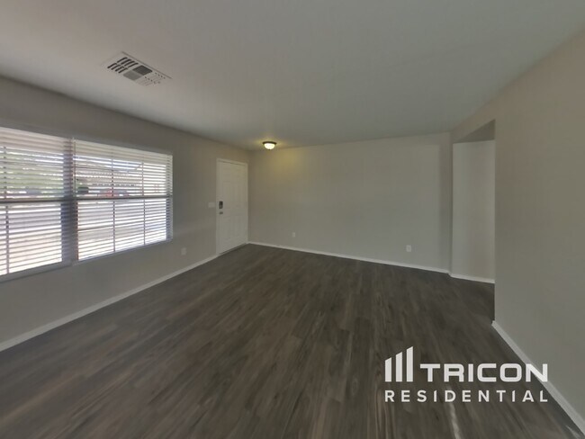 Building Photo - 3326 W Saint Anne Drive Phoenix AZ