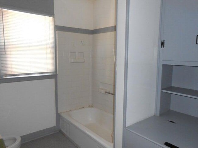 Foto del edificio - Large 5 Bedroom 3 Bathroom in Tech Terrace