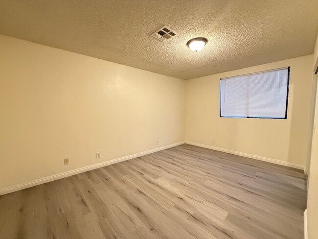 Building Photo - 6802 Bonillo Dr
