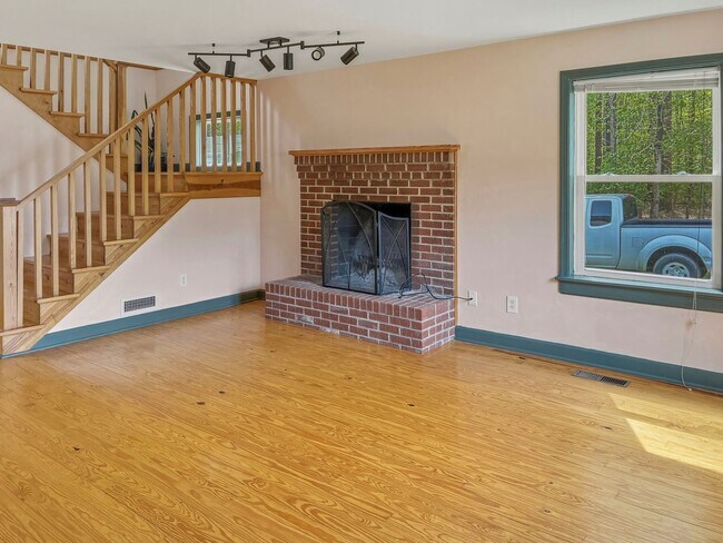 Building Photo - 3 Bedroom House in Eastern Henrico